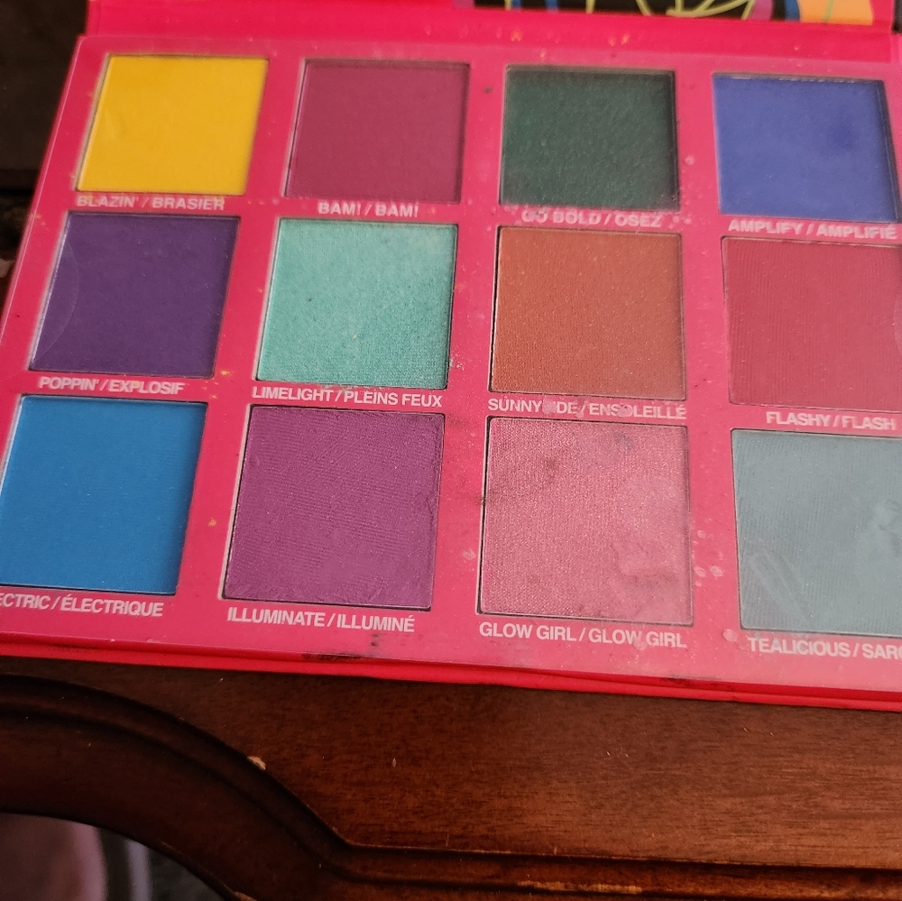 Makeup - Picture 2 of 5